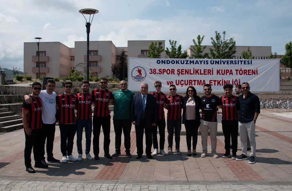 OMÜ’de ‘38. Üniversite İçi Spor Müsabakaları Kupa Töreni’