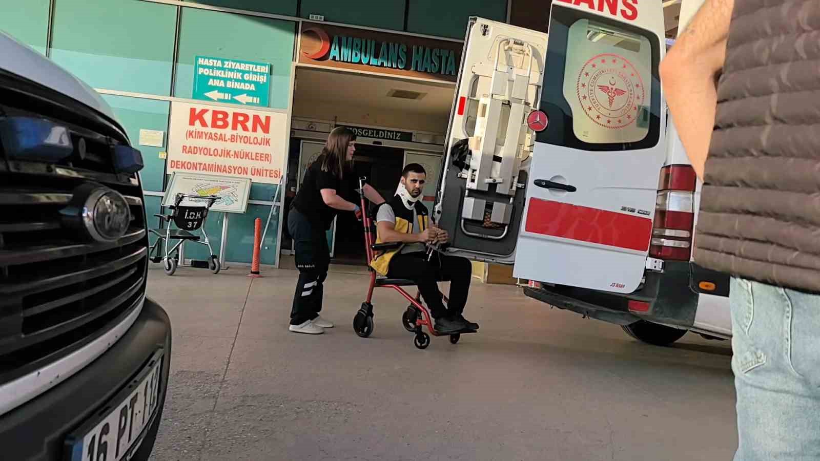 Bursa’da kontrolden çıktı, şarampole yuvarlandı: 5 yaralı