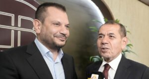 Dursun Özbek ve Ertuğrul Doğan dostluk yemeğinde bir araya geldi