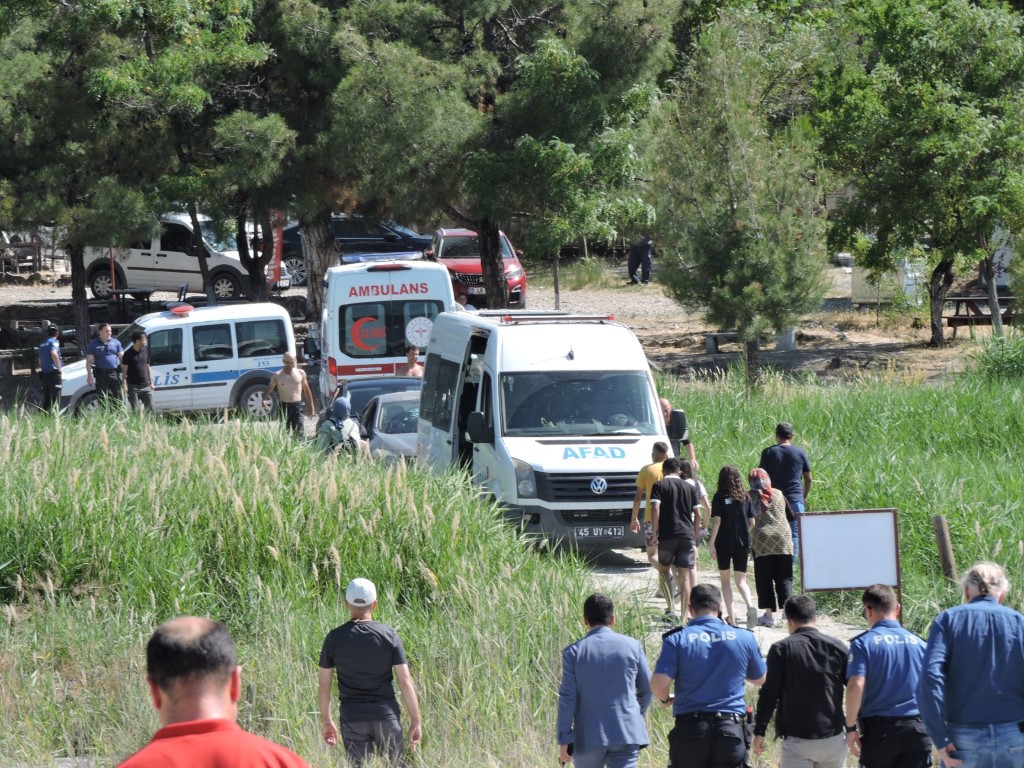 Salda Gölü’nde can pazarı: Genç kız ölümle burun buruna geldi