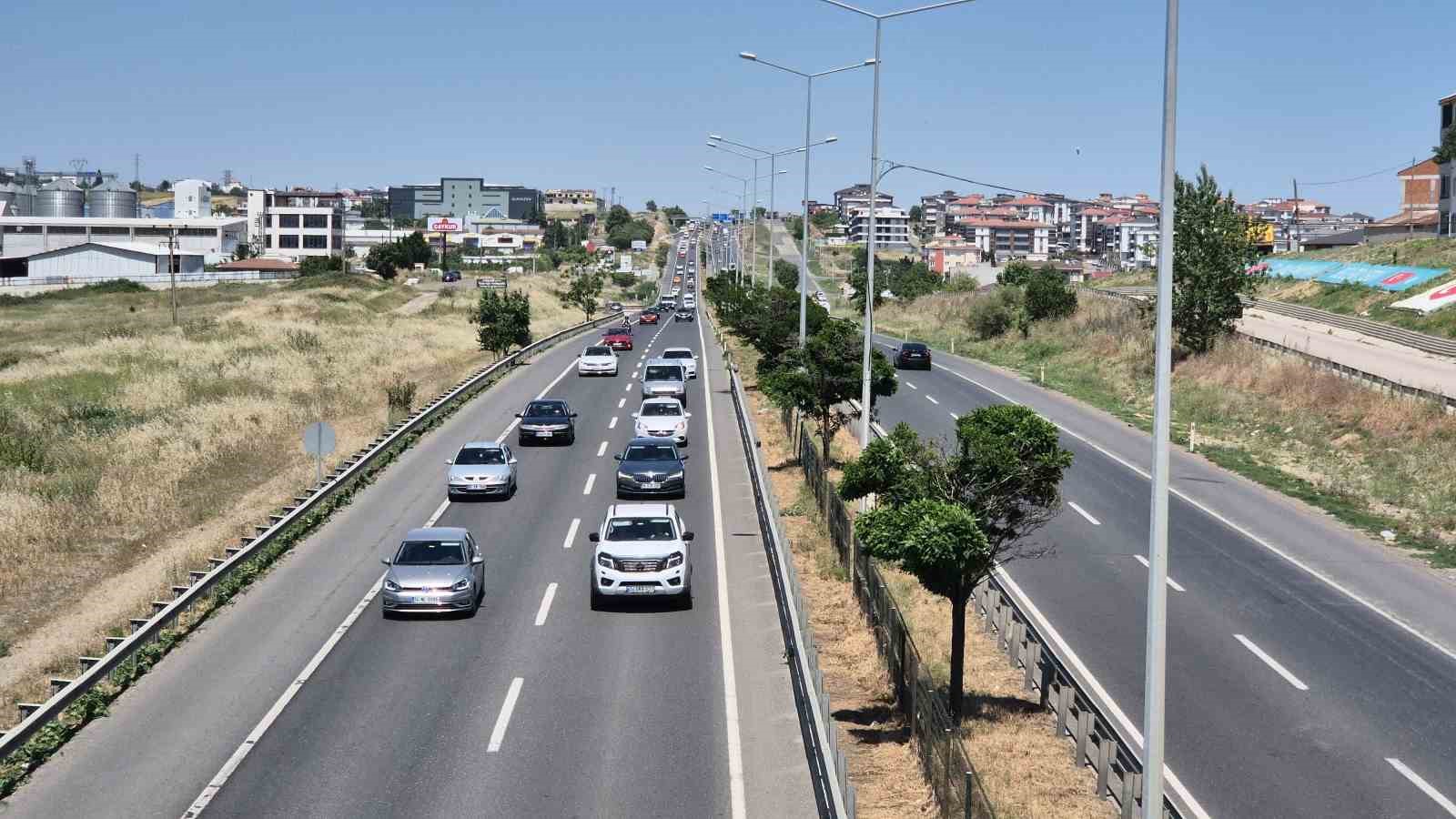 İstanbul-Tekirdağ yolunda bayram yoğunluğu