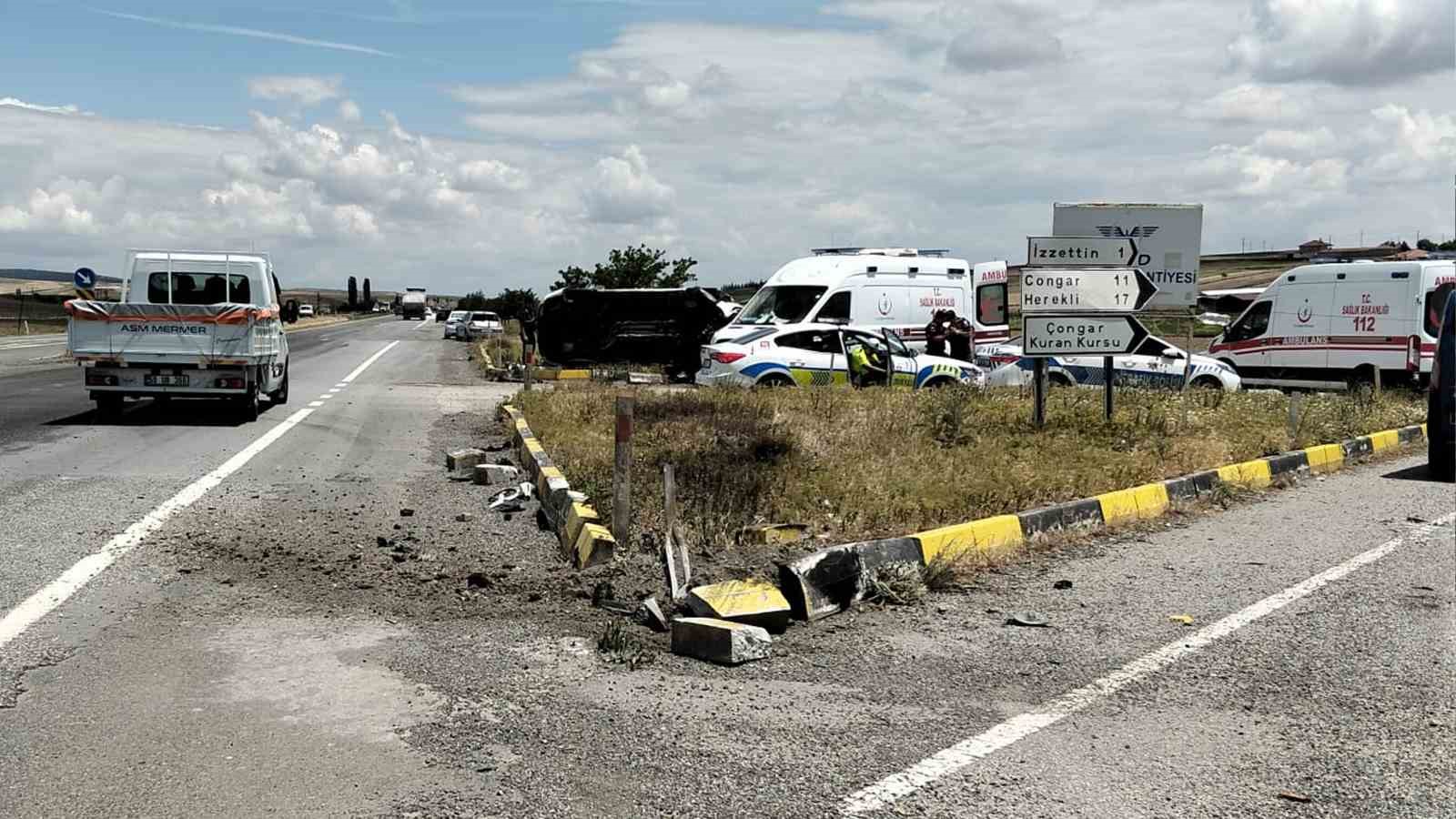 Kırıkkale’de otomobil şarampole devrildi: 2 yaralı