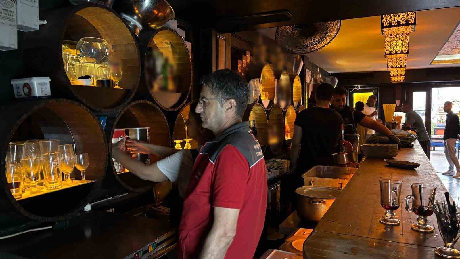 Marmaris’te gıda denetimleri gece saatlerinde de sürüyor