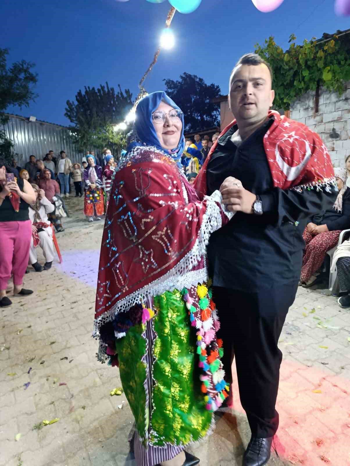 Gördes’te Yörüklerin geleneksel düğünü renkli görüntülere sahne oldu