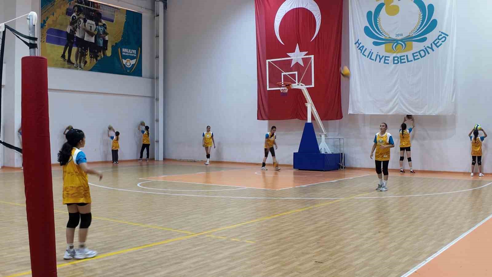 Haliliye Belediyesi salon sporlarıyla gençleri geleceğe hazırlıyor
