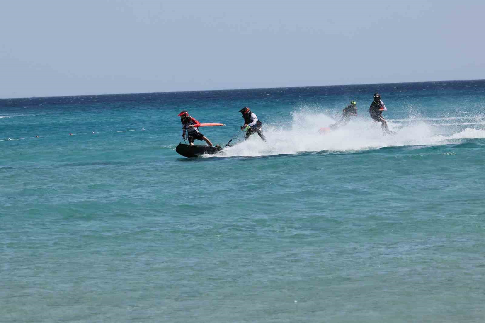 Dünya Motosurf Şampiyonası’nda final heyecanı Çeşme’de yaşandı