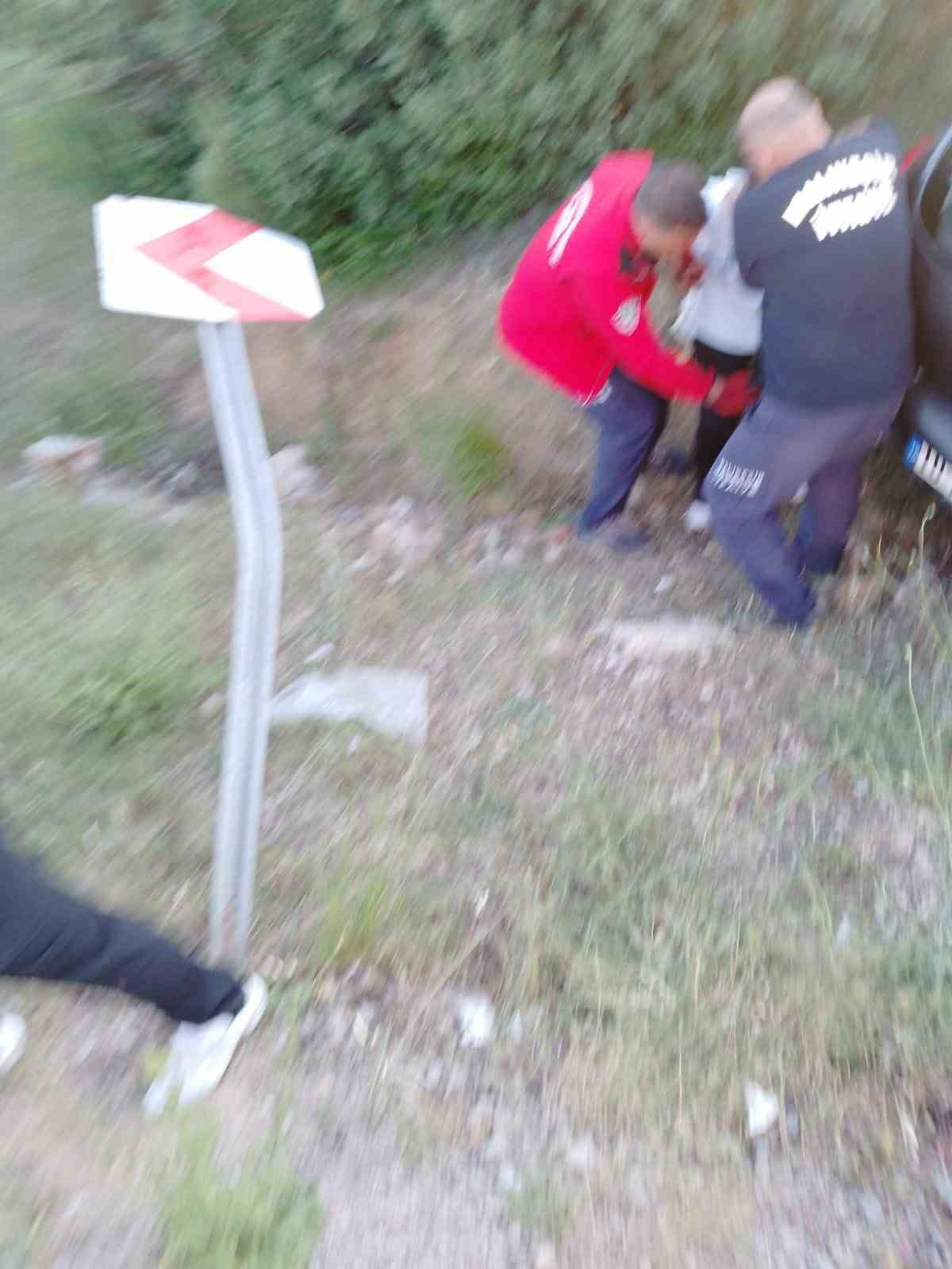 Balya’da otomobil şarampole uçtu; 1 yaralı