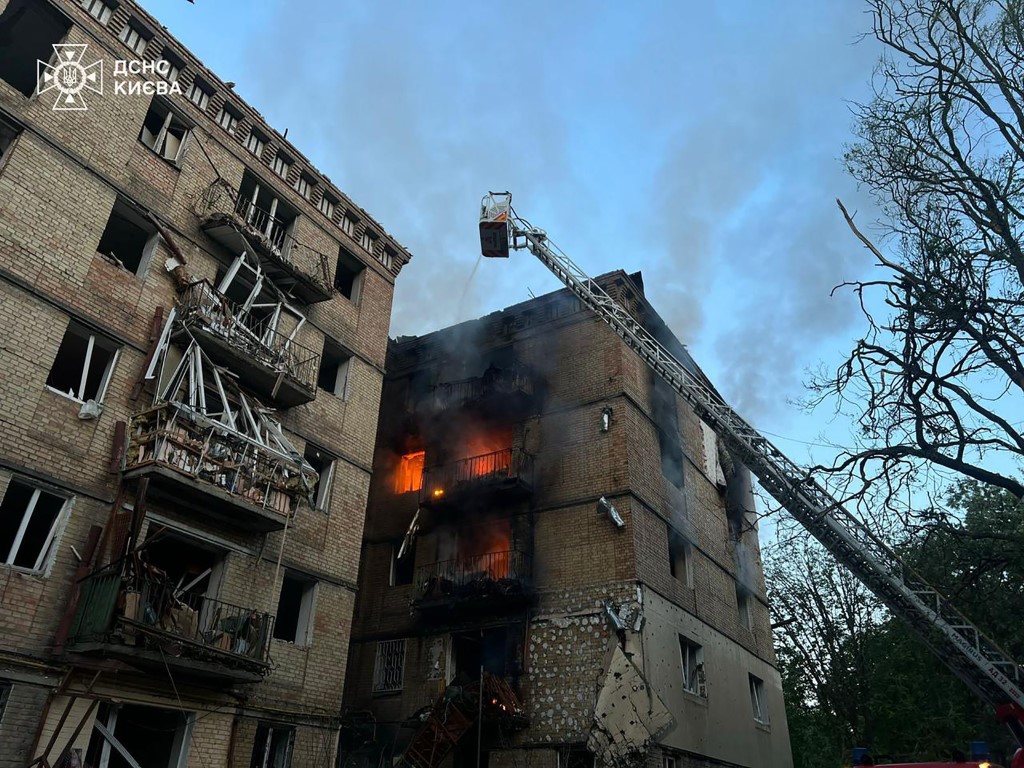 Rus ordusundan Ukrayna'nın başkenti Kiev'e saldırı: 14 ölü, 60 yaralı