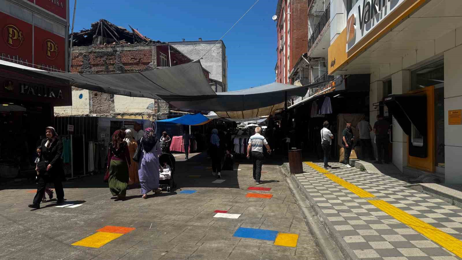 Kurban Bayramı öncesi Alaplı’da adım atacak yer kalmadı
