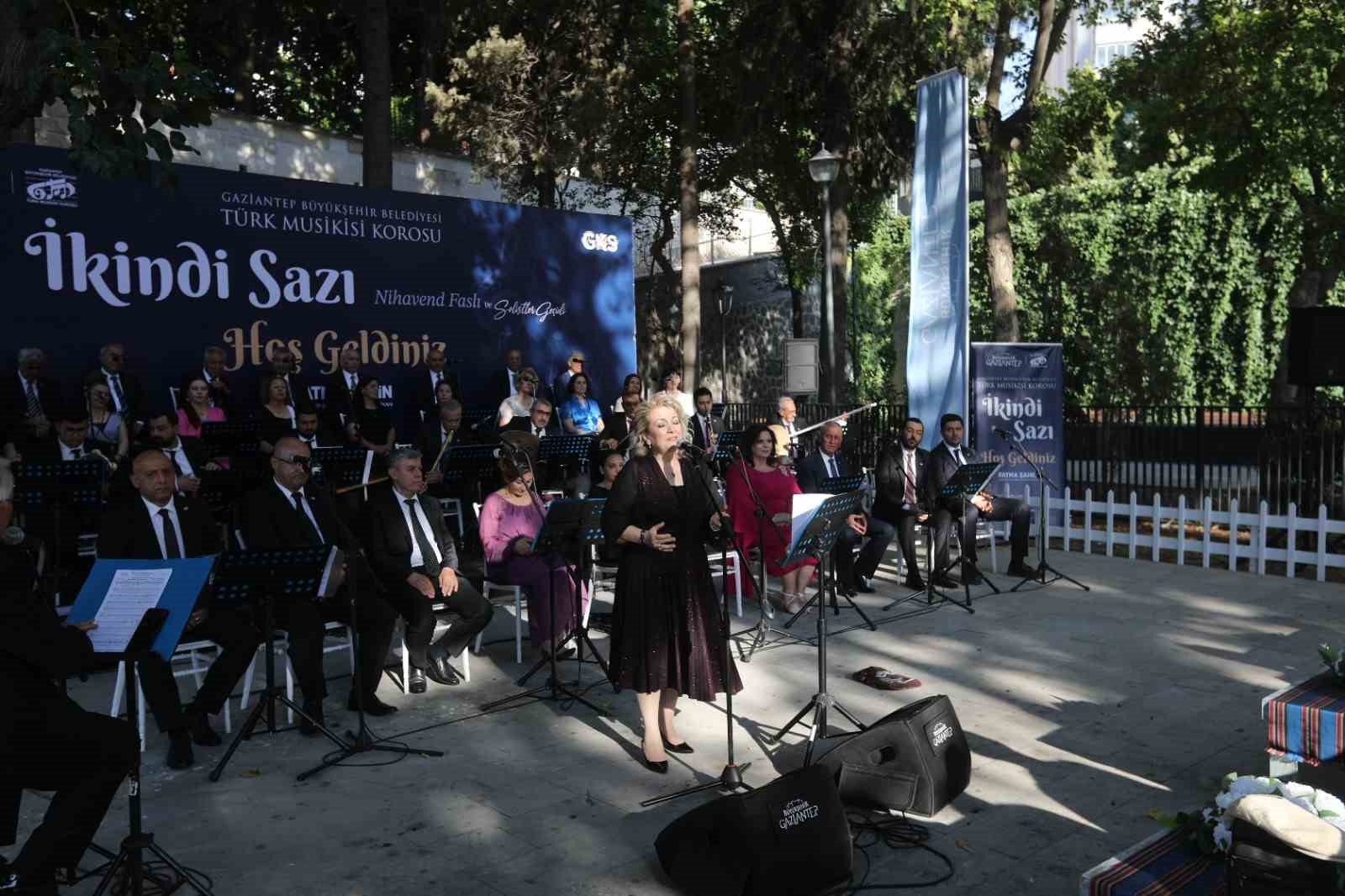 İkindi sazı geleneği ile Gaziantep’e özgü türküler yeniden seslendirildi