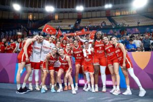 Bakan Bak, çeyrek finale çıkan A Milli Kadın Basketbol Takımı’nı tebrik etti