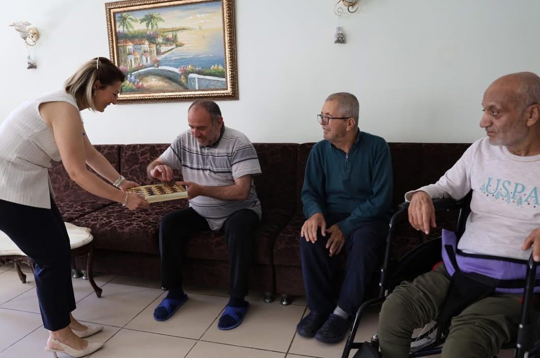 Silivri’de huzurevlerine bayram ziyareti