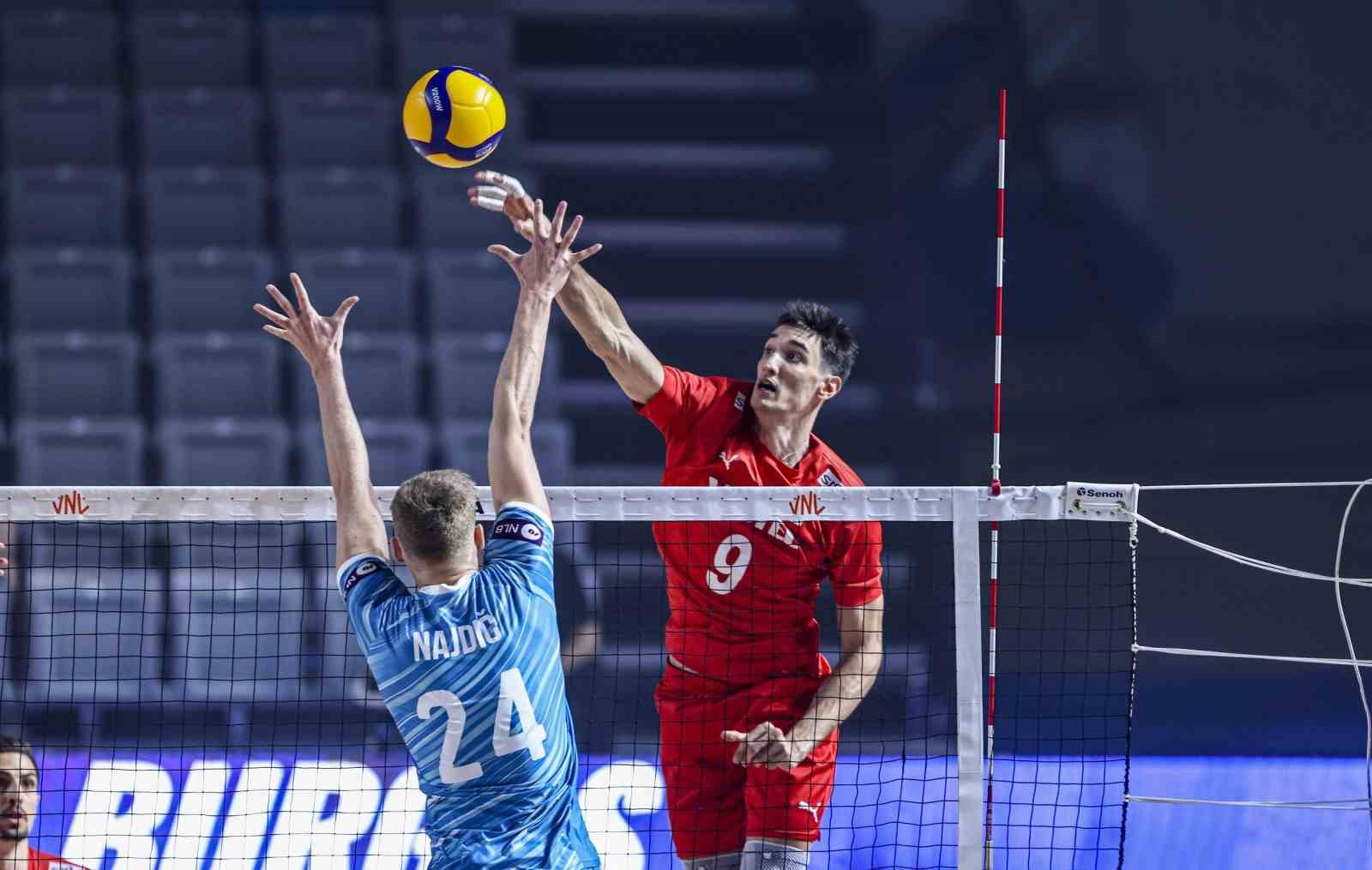 A Milli Erkek Voleybol Takımı, Slovenya’ya 3-0 mağlup oldu