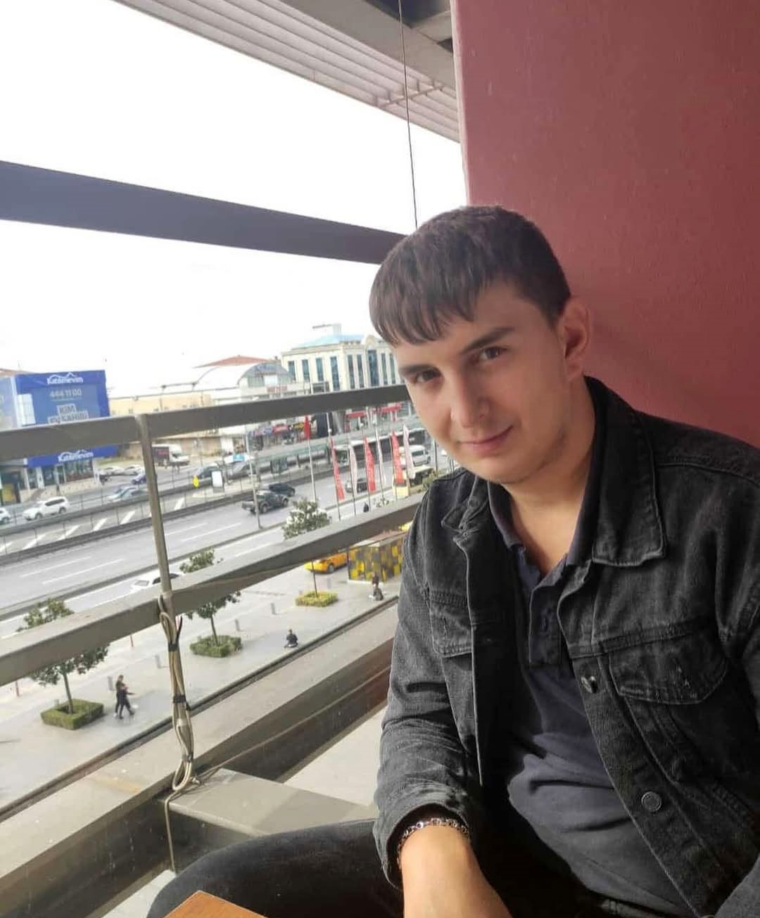 Ablasının düğünü için memleketine gelen 22 yaşındaki genç kalp krizi geçirerek öldü