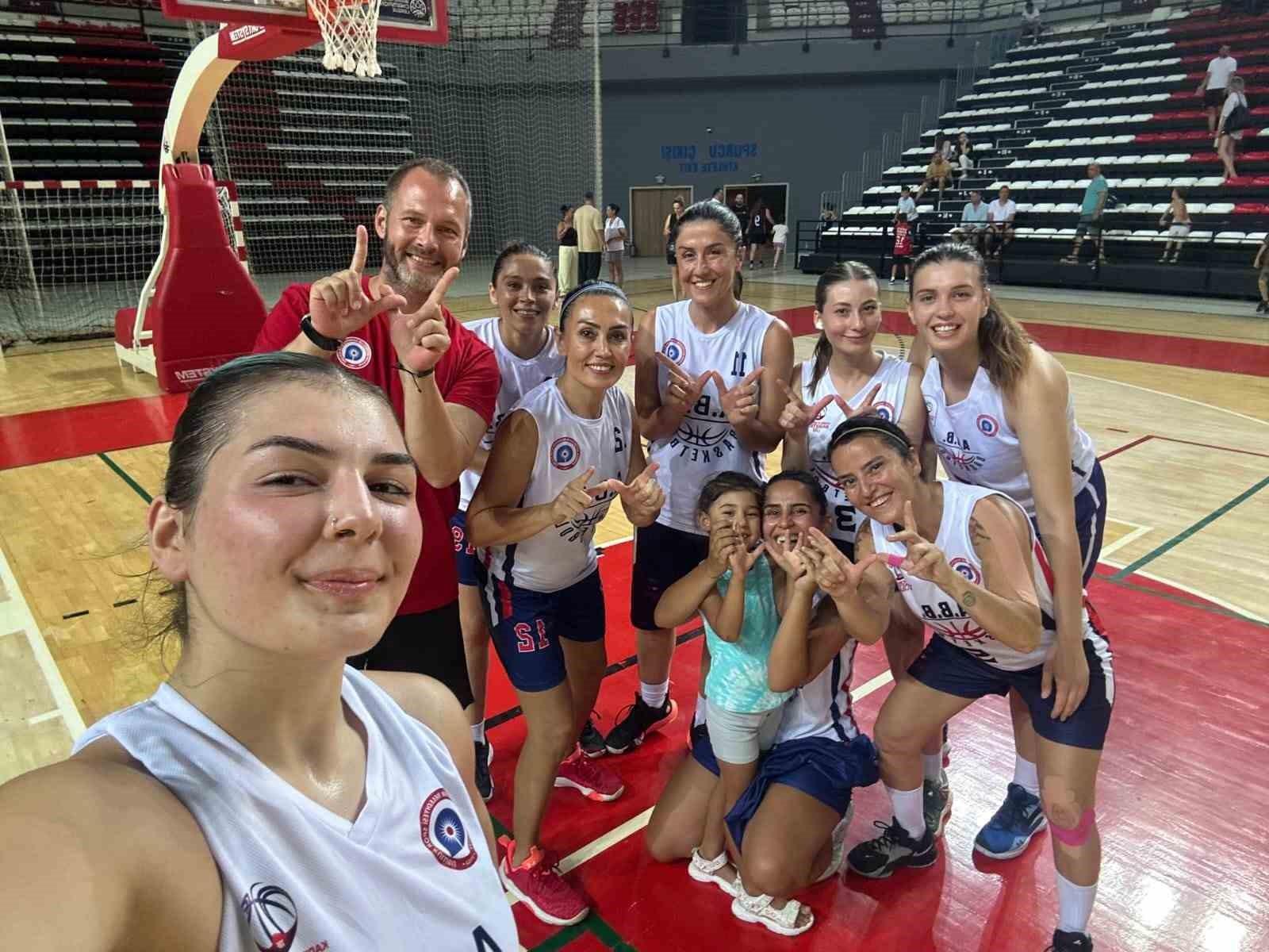 Antalya Büyükşehir Belediyesi, Büyük Kadınlar Kategorisi’nde şampiyon oldu