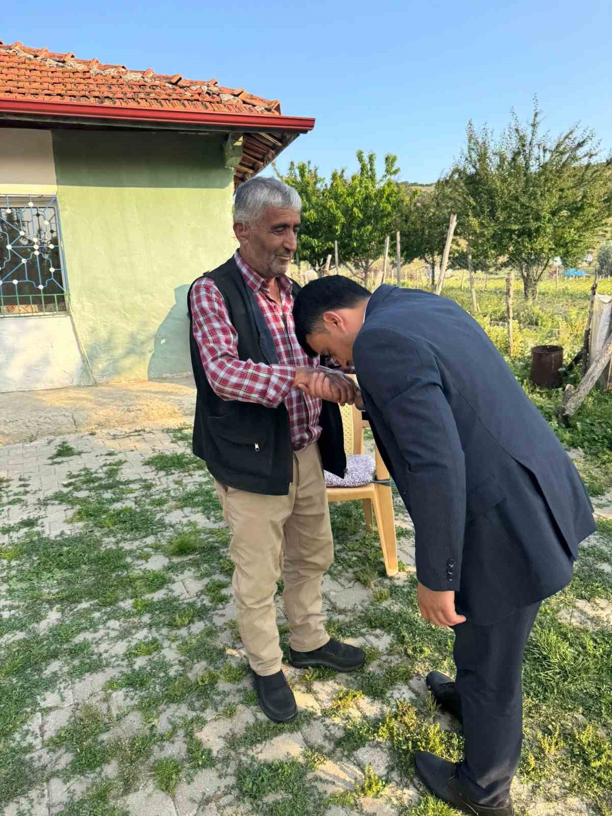 Özükavak Belediye Başkanı Gökçetürk, vatandaşlarla bayramlaştı