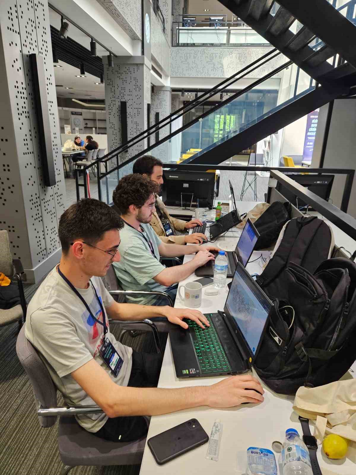 BTÜ’de Dijital Deprem Çözümleri Hackathonu gerçekleştirildi