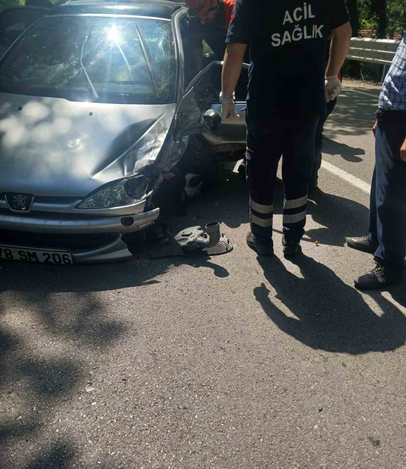 Karabük-Bartın yolunda kaza: 2 yaralı