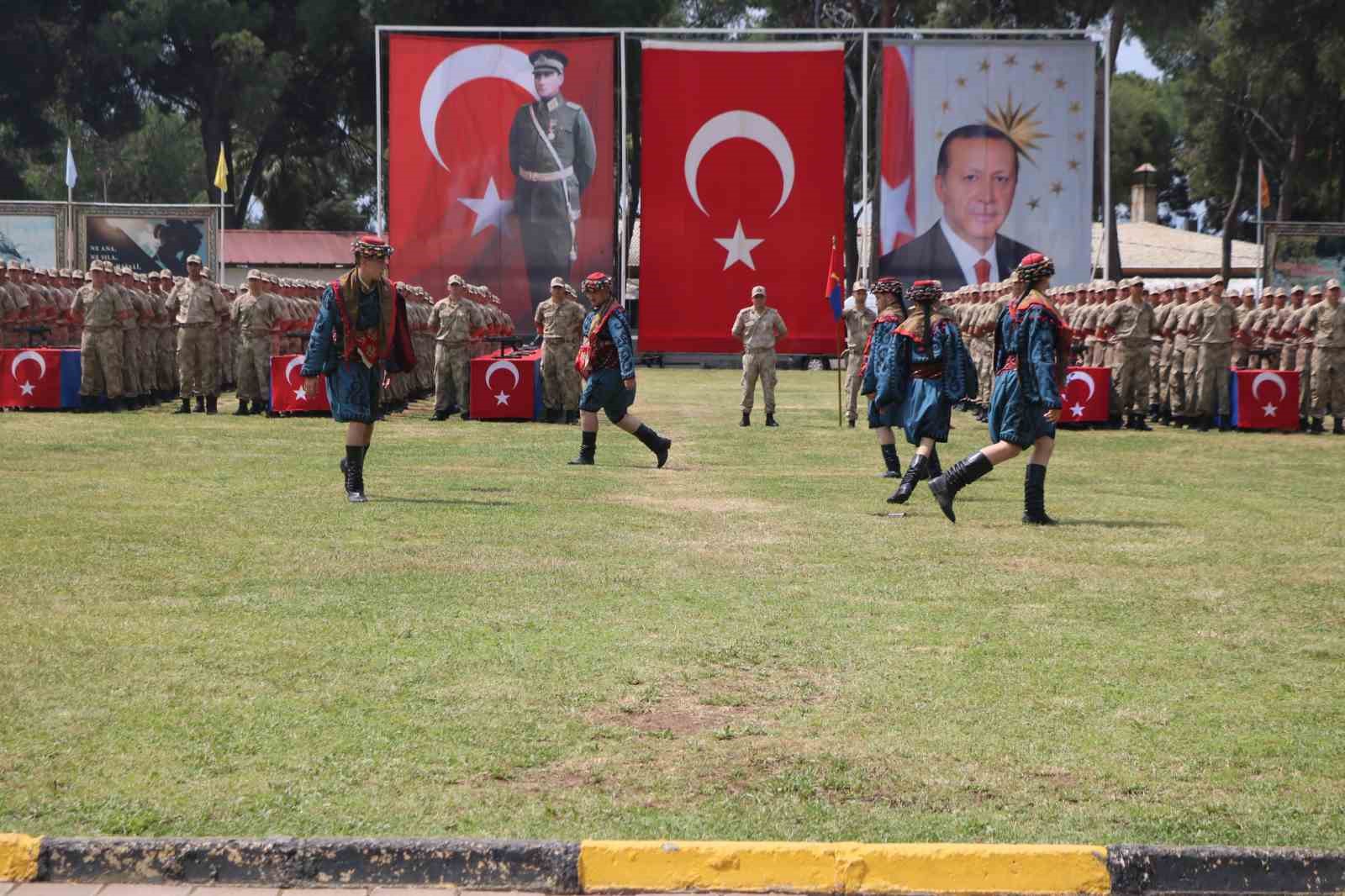 Acemi erlerin yemin töreninde ailelere jandarma ve KADES tanıtıldı