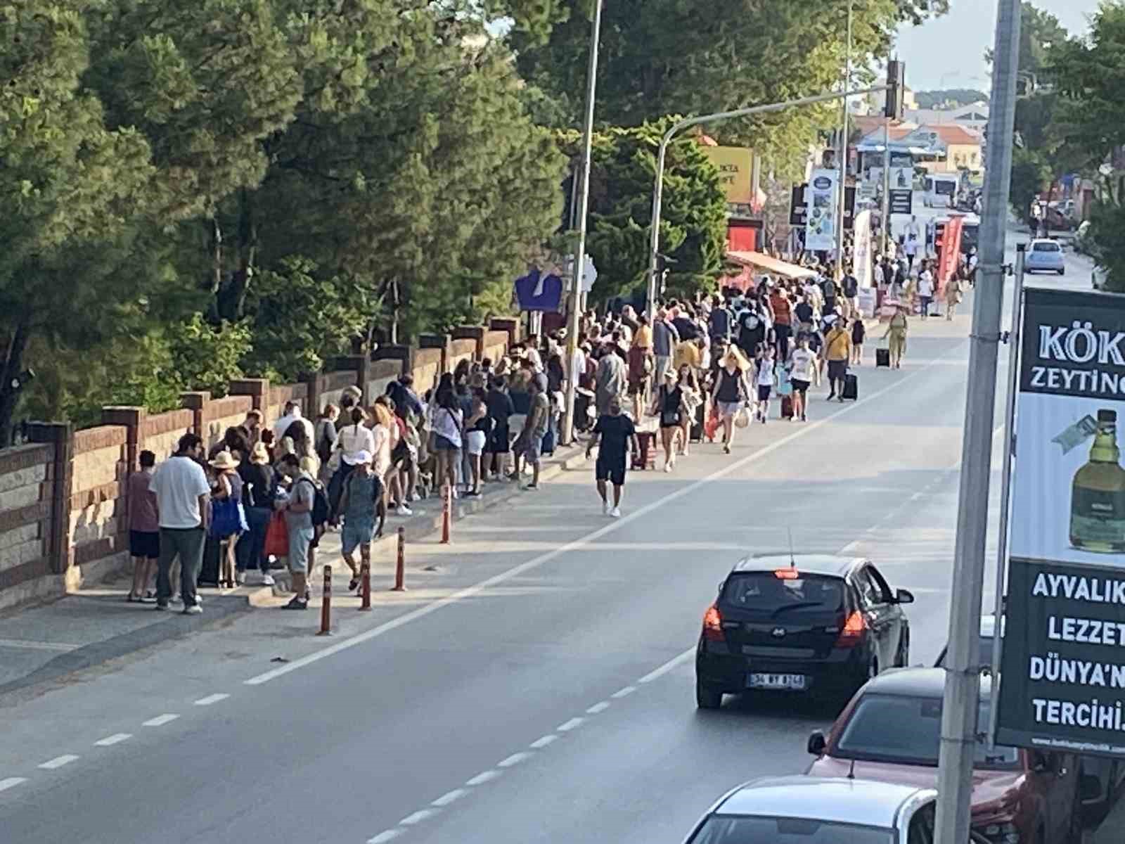 Kurban Bayramı’nda Ayvalık’tan Ege Adaları’na tatilci akını