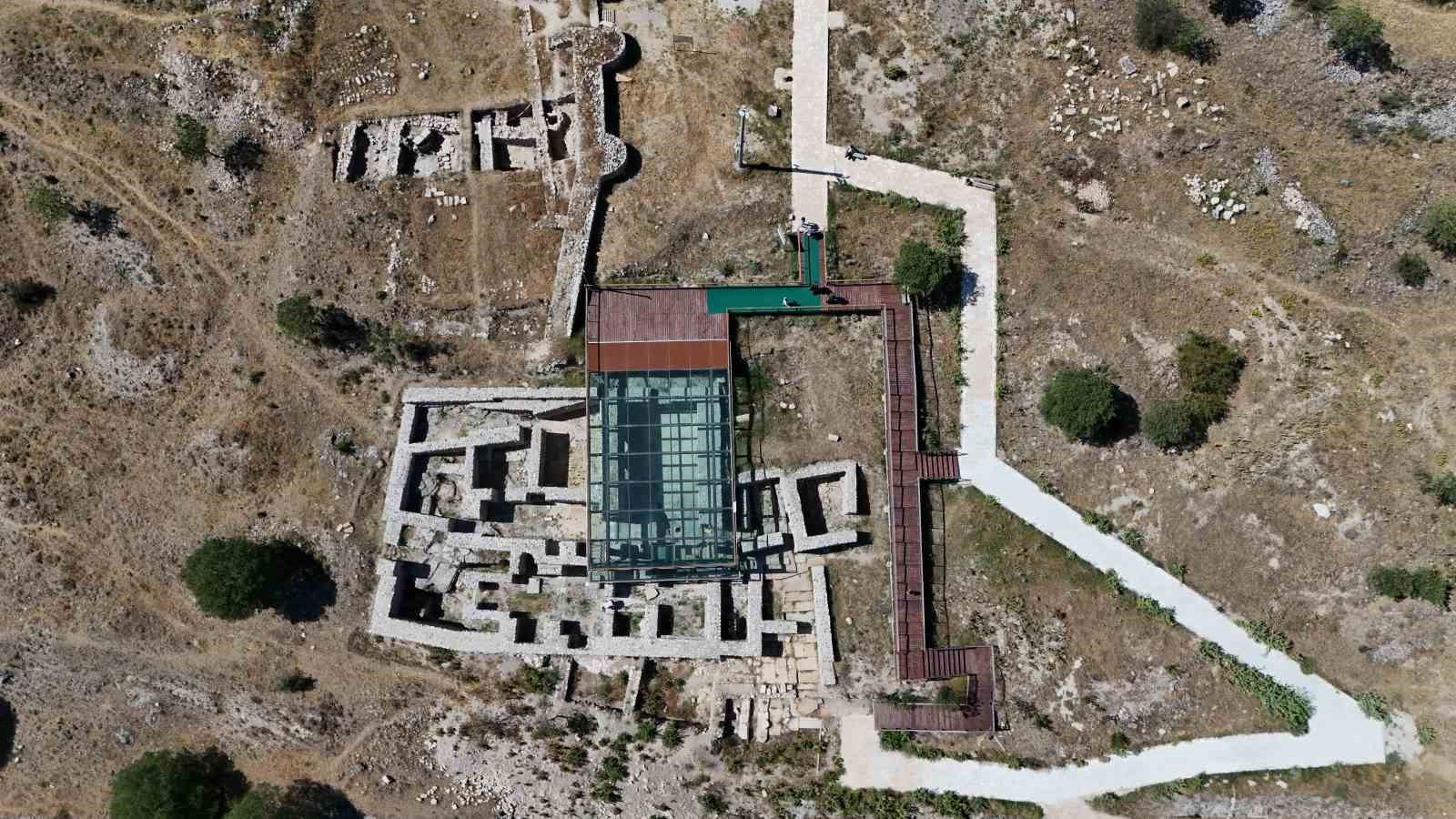 Yerli ve yabancı ziyaretçiler Hadrianopolis Antik Kentini QR kodla tanıyacak