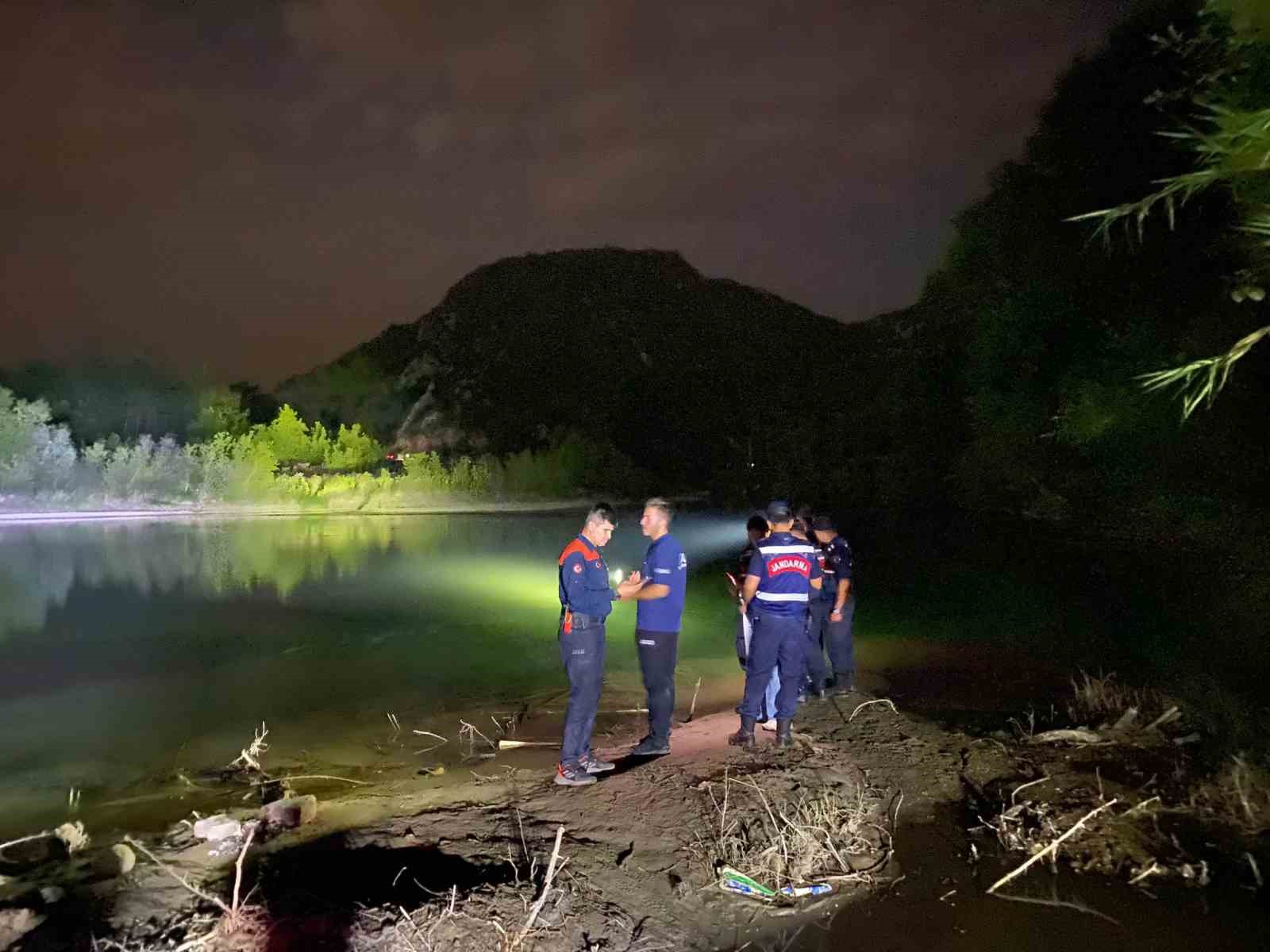 Bayram tatili için geldiği Antalya’da balık avlamak isterken canından oldu