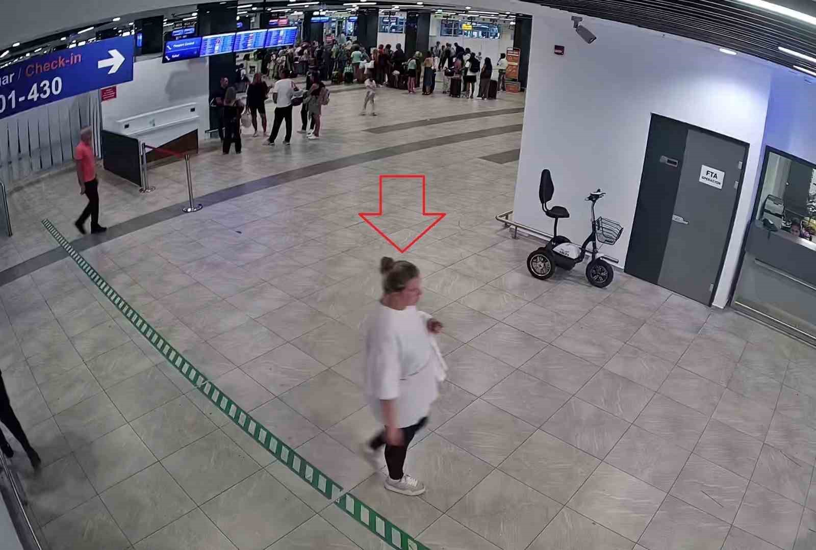 Antalya Havalimanı’nda doğan ve tuvalete bırakılan bebek, Rus yetkililere teslim edildi