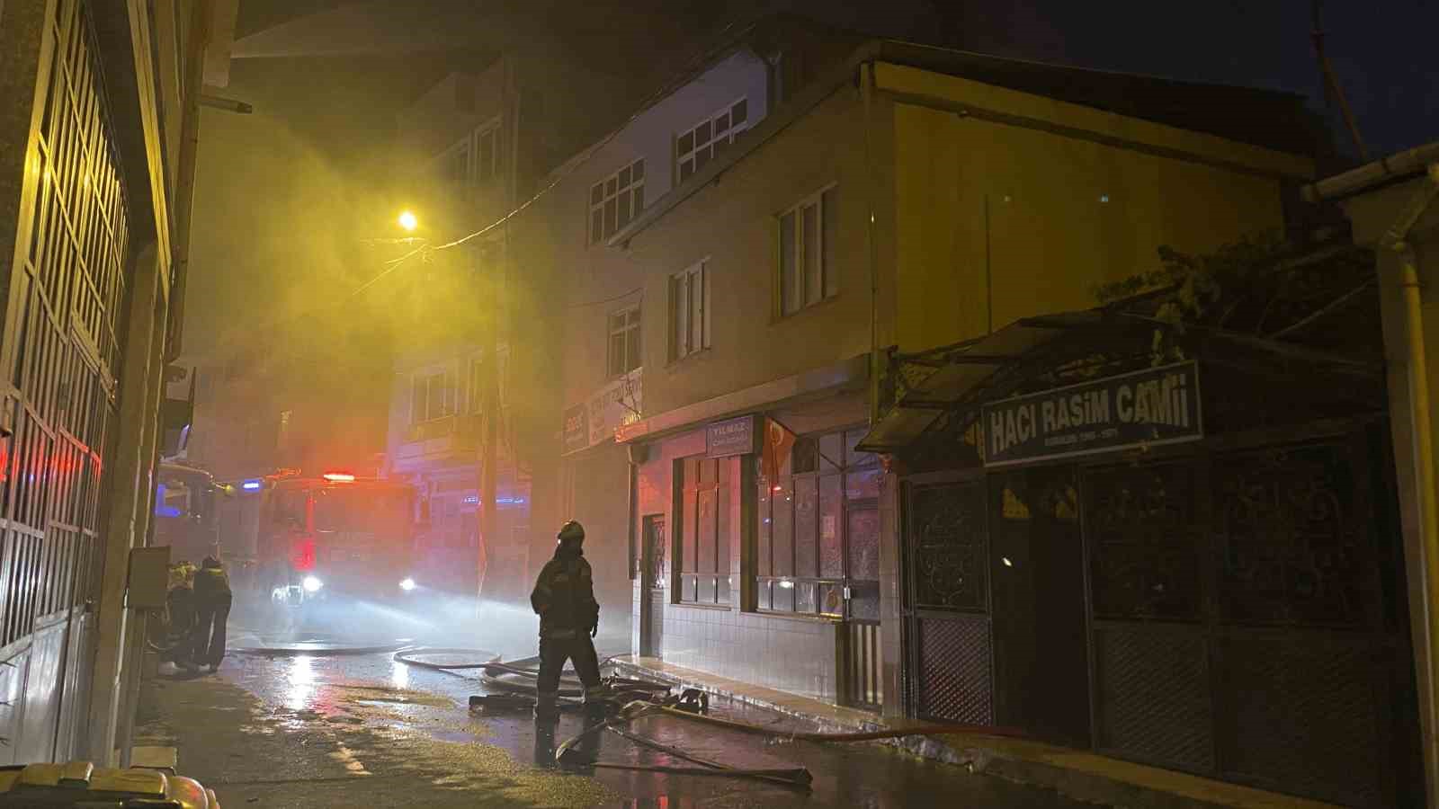 Bursa’da oto tamirhanesinde yangın