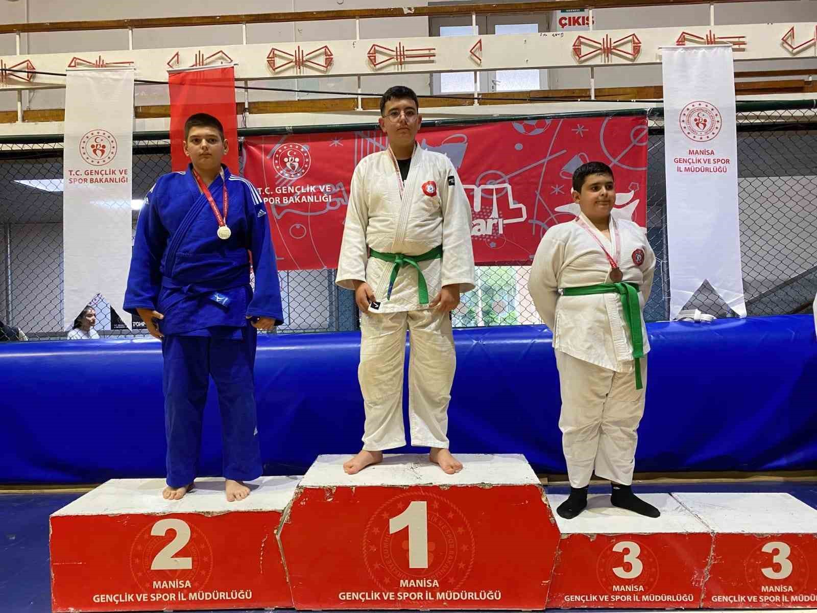 Salihlili judocuların yıldızı, bu kez Manisa’da parladı