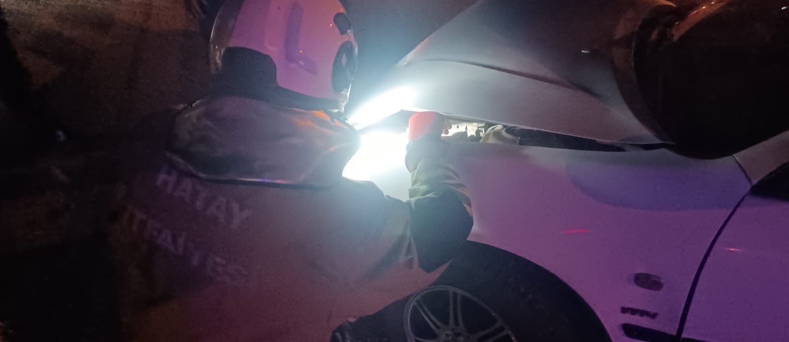 Hatay’da iki otomobil çarpıştı: 6 yaralı
