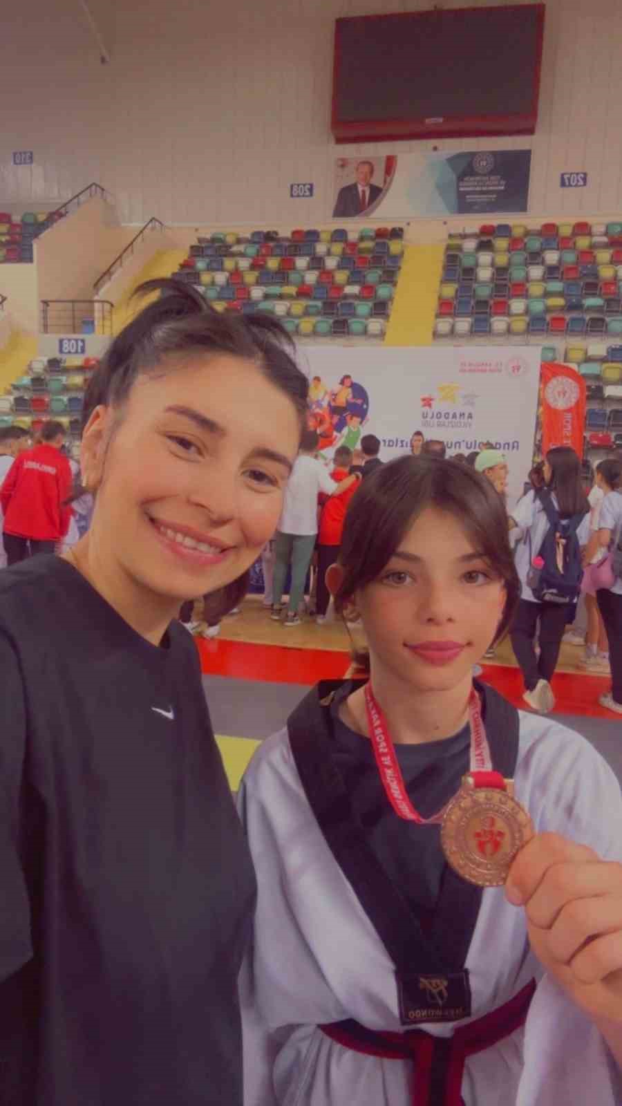 Bilecikli sporcuların Anadolu Yıldızlar Ligi Taekwondo Yarı Finalleri’nde büyük başarısı