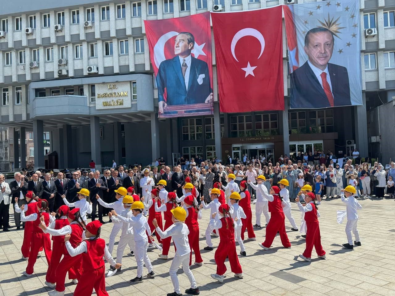 Zonguldak’ın düşman işgalinden kurtuluşunun 104. yılı törenle kutlandı