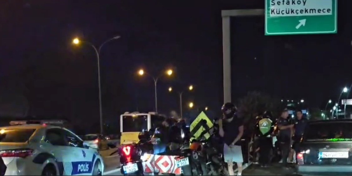 Bahçelievler’de motosiklet ile otomobil çarpıştı: 1 ağır yaralı