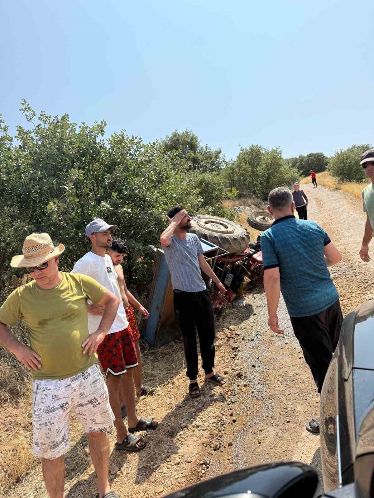 Halfeti’de traktör devrildi: 3 yaralı