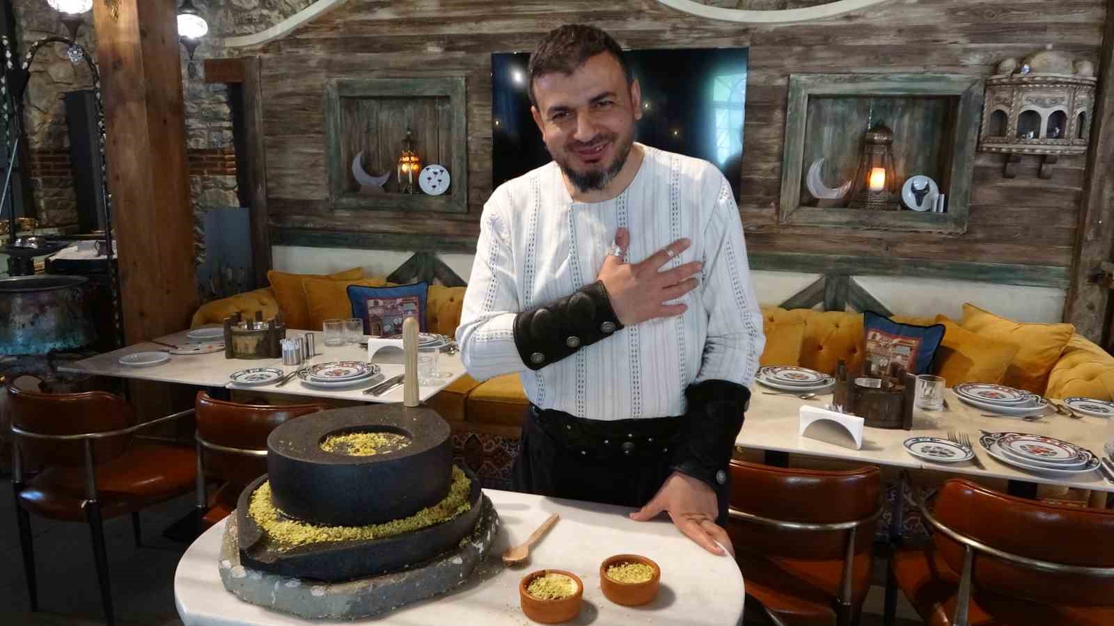 Bayramın 3’üncü günü ’Kuruluş Osman’ dizisinin çekildiği film platosuna turist akını