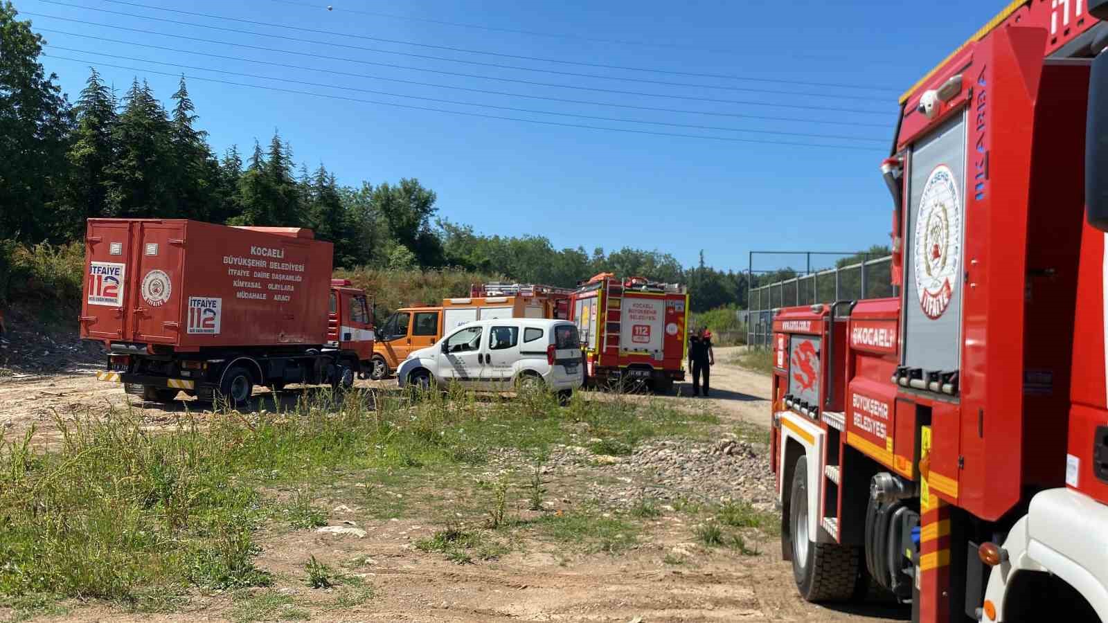Kocaeli’nde şantiye deposunda yangın