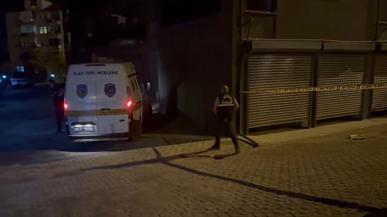 Kendisine beyzbol sopası ile saldıran kişiyi silahla yaraladı