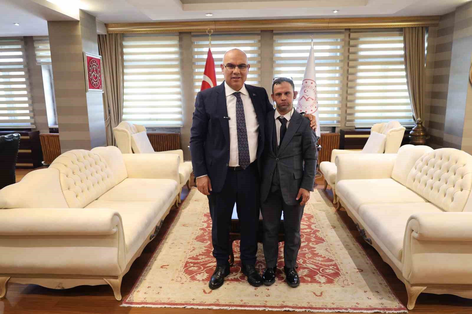 Vali Koç, toplumun sevilen ismi Cemal Aksakboğa’yı Valilikte konuk etti