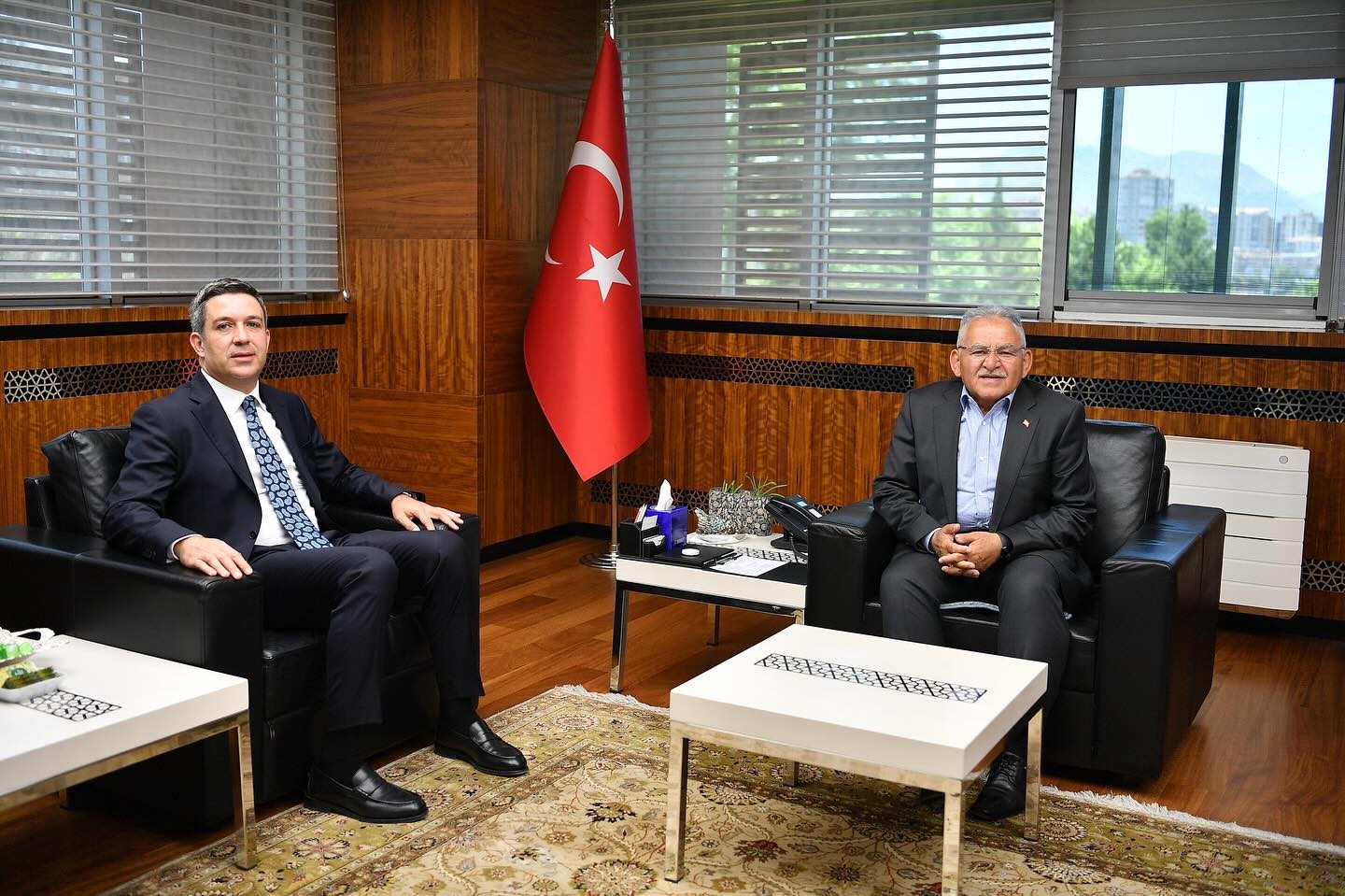 Başkan Büyükkılıç’a yoğun ziyaret trafiği: birlik, beraberlik ve dayanışma vurgusu
