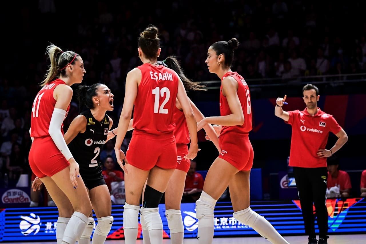 A Milli Kadın Voleybol Takımı, Polonya’yı 3-2 mağlup etti
