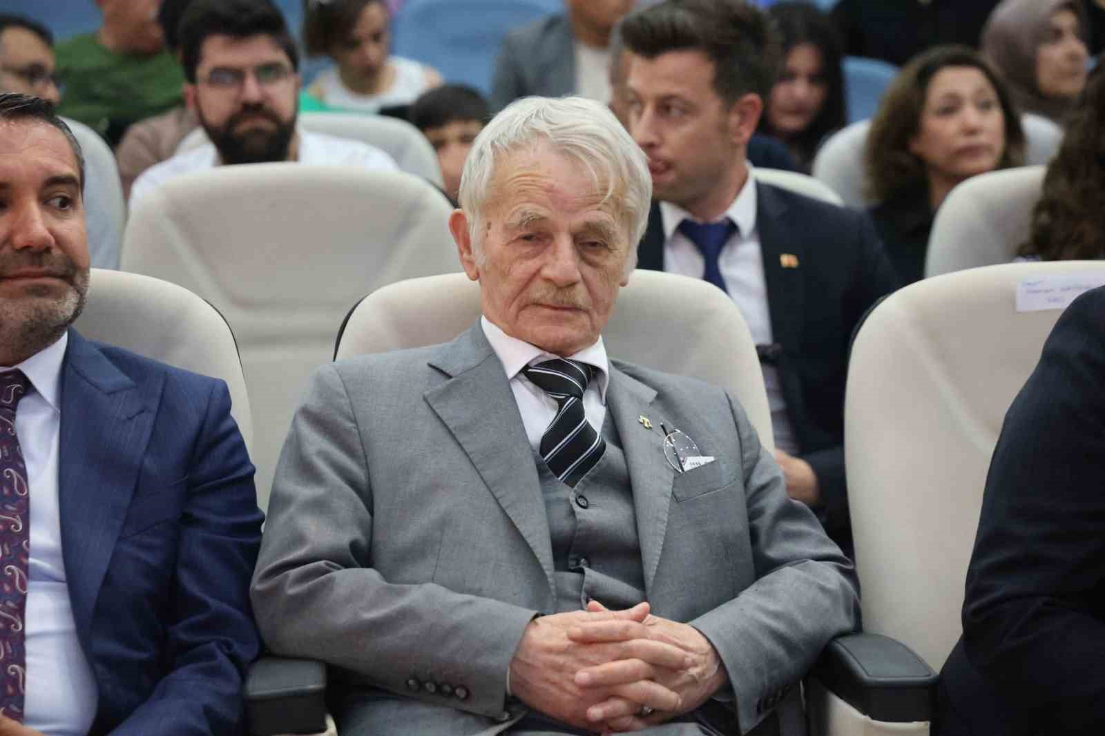 Elazığ’da Kırım Tatar Türk Halkı Milli Lideri Mustafa Abdülcemil Kırımoğlu’na fahri doktora verildi