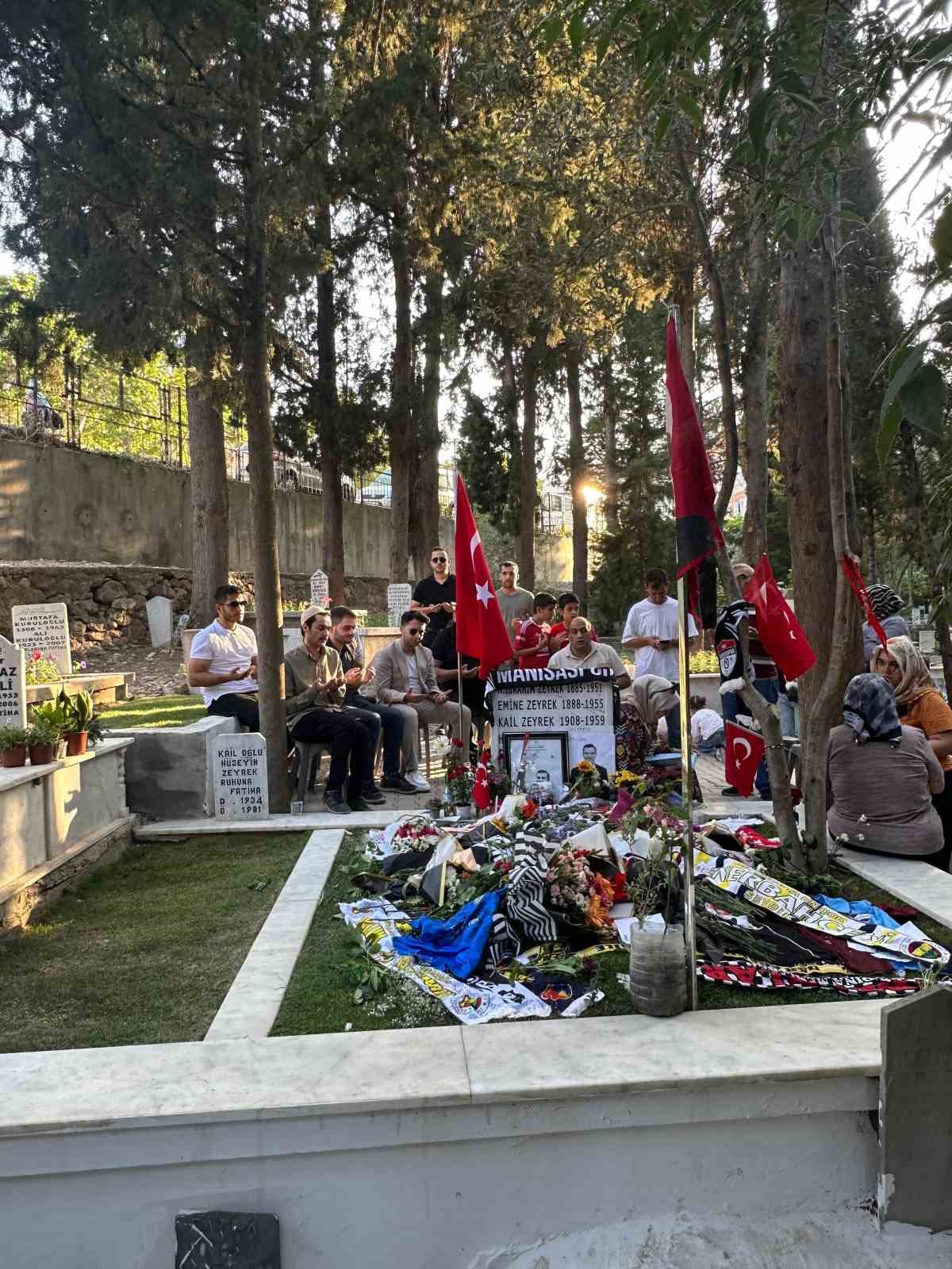 Manisaspor taraftarları Ferdi Zeyrek’i unutmadı
