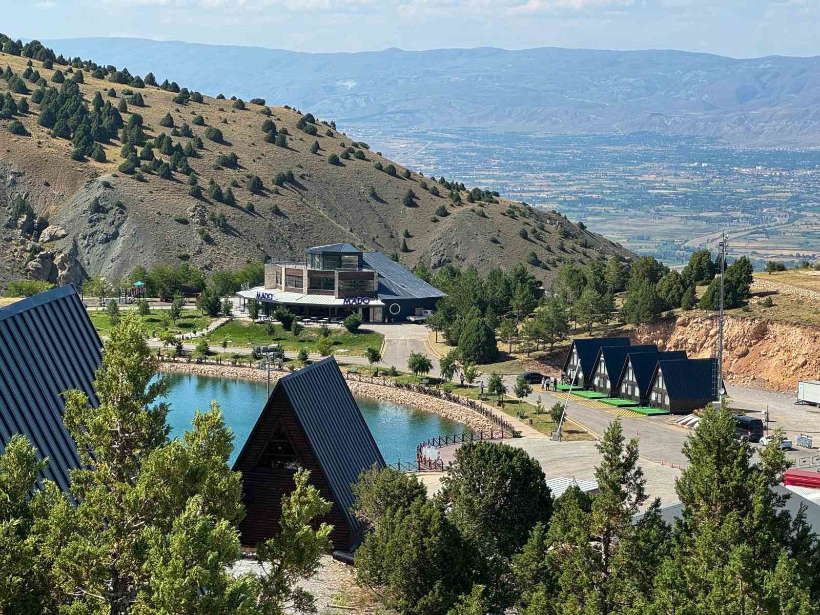 Erzincan’ın zirvesi Ergan Dağı’nda dört mevsim turizm atağı