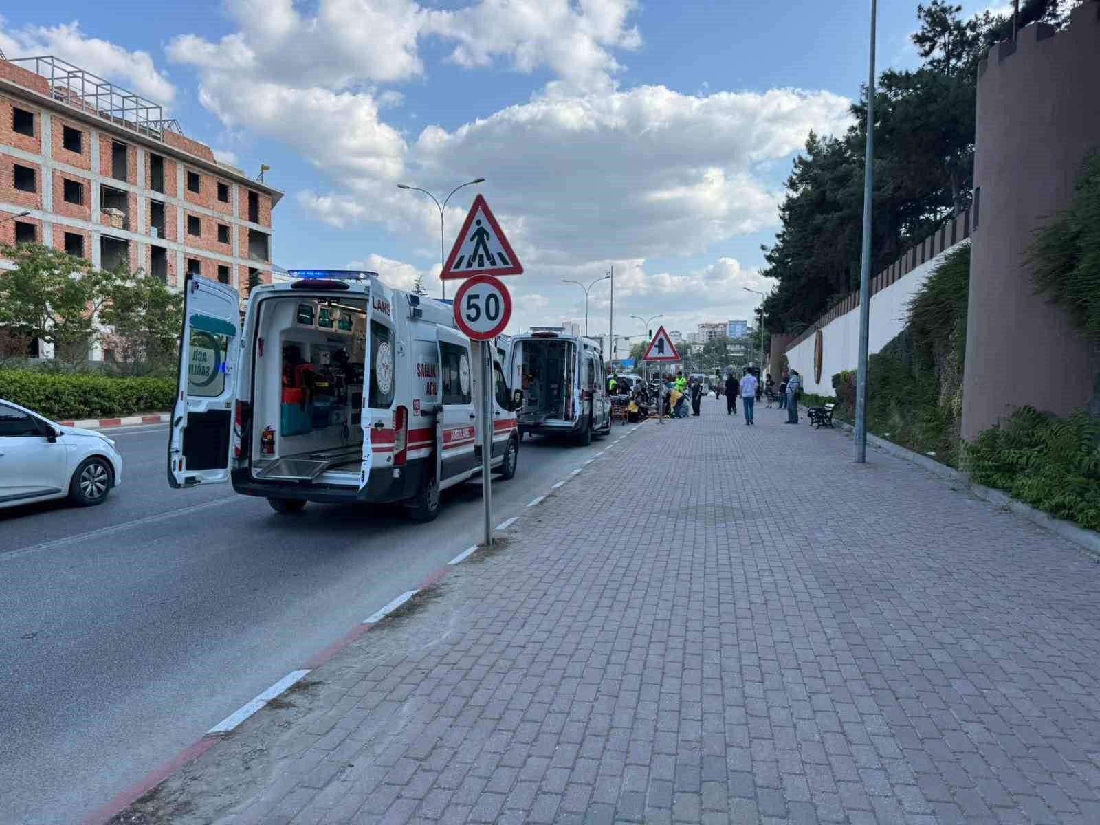Bilecik’te motosiklet yayaya çarptı, 2 yaralı