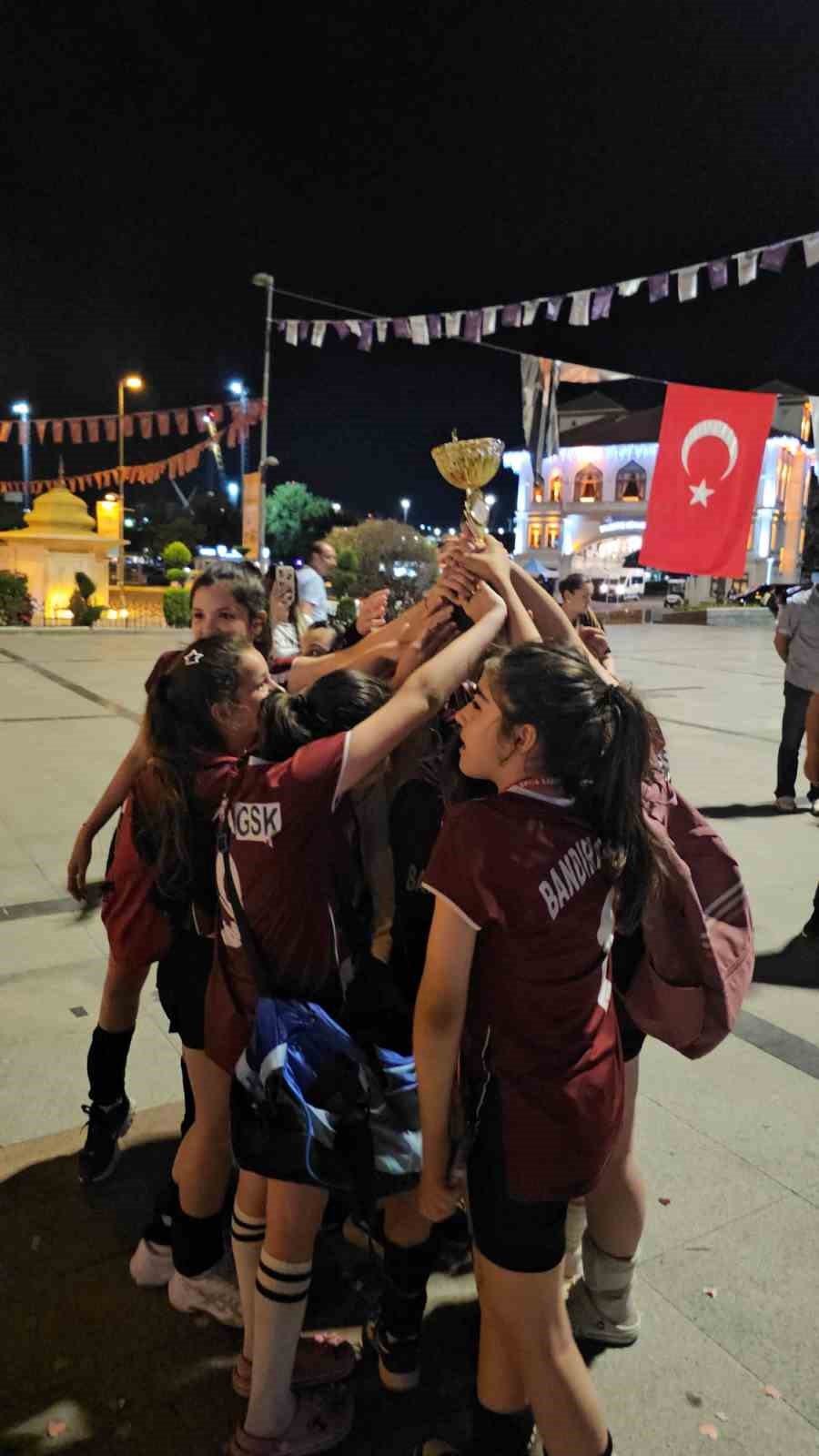 Bandırma’nın minik sultanları Balıkesir şampiyonu oldu