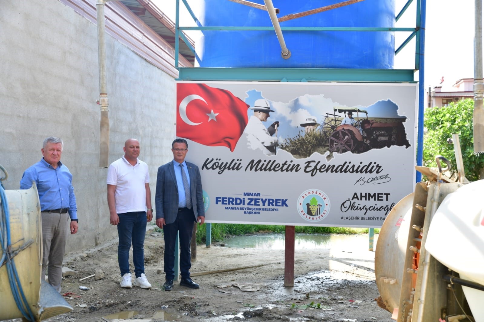 Alaşehirli çiftçiler çifte bayram kutluyor