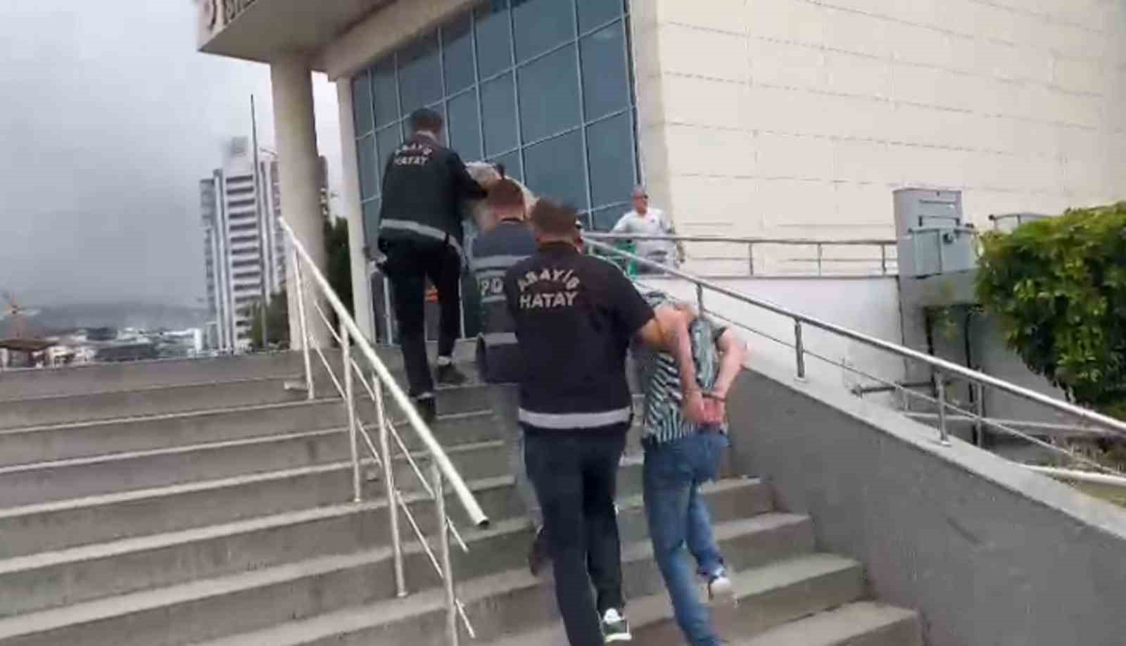 İskenderun’da aranan 3 kişi yakalandı