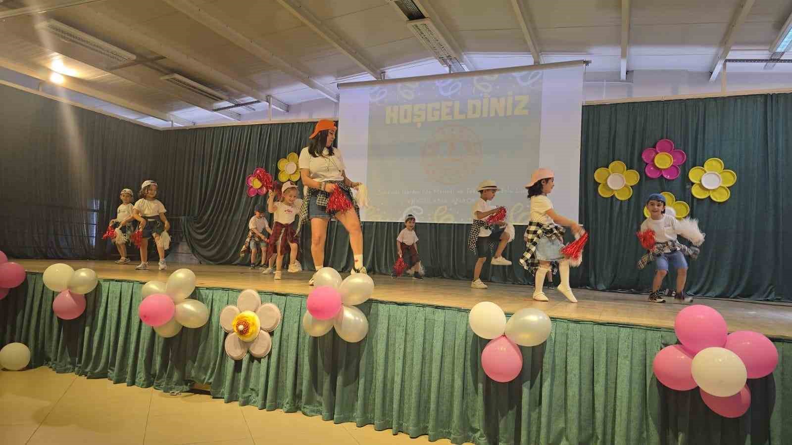Minikler için yıl sonu mezuniyet töreni düzenlendi