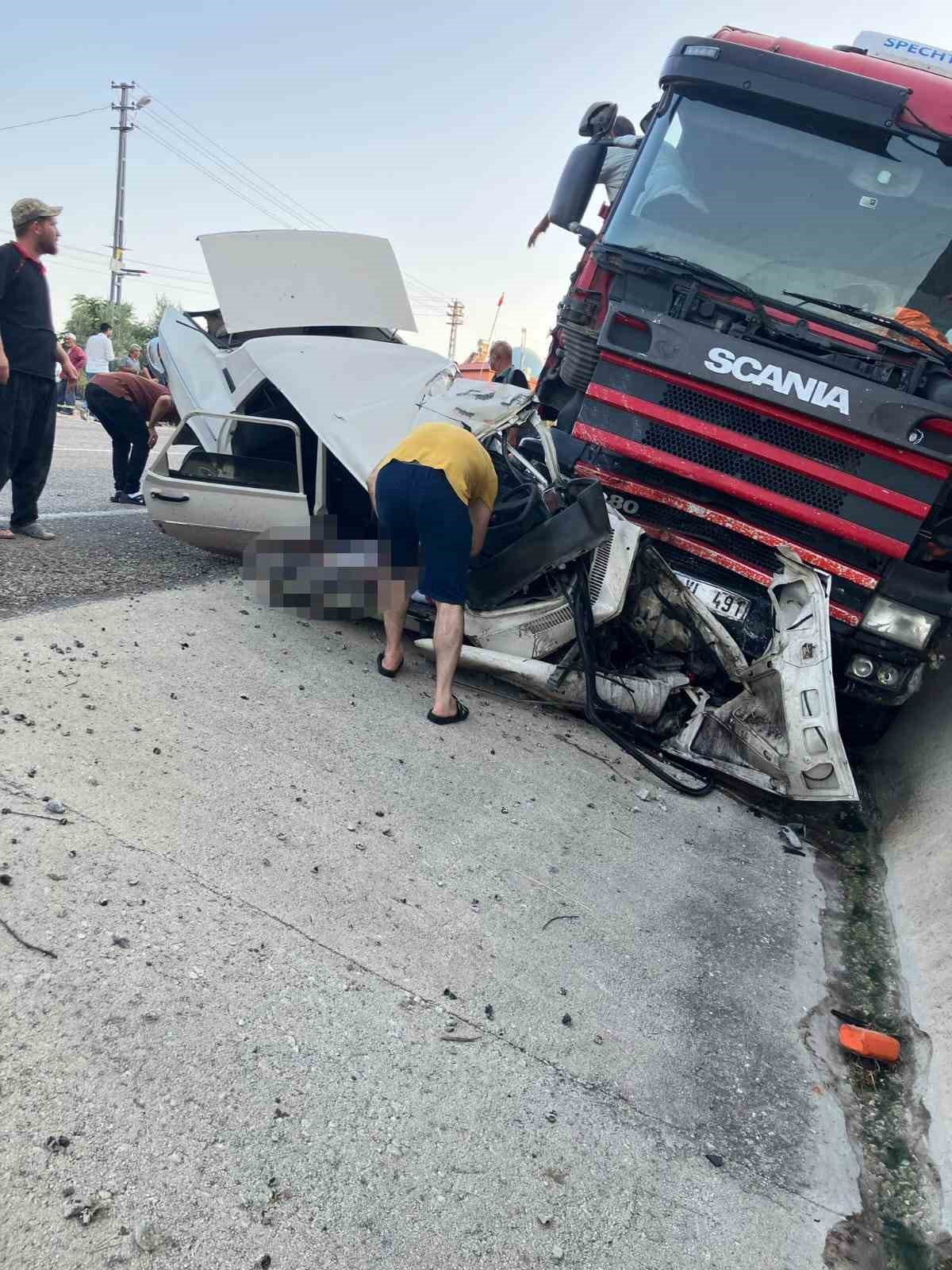 Osmaniye’de tır ile otomobilin karıştığı kazada 1 kişi hayatını kaybetti