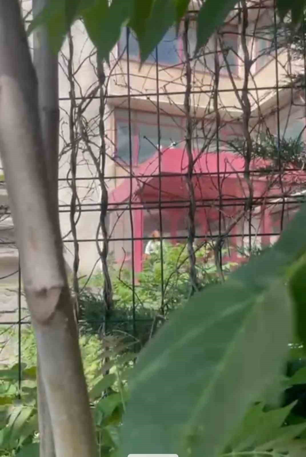 İş yerinden parasını alamayan kadın, kendini ve iş yerini yakmakla tehdit etti